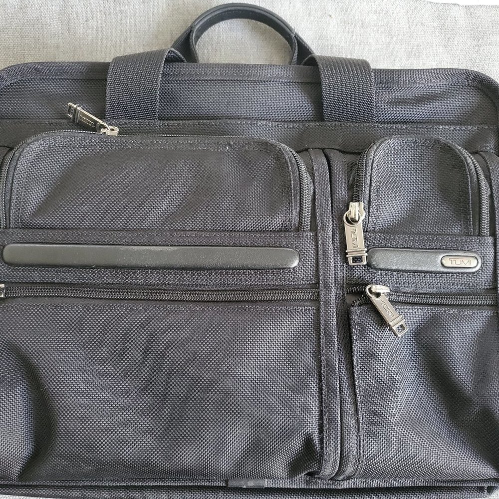 TUMI Alpha Expandable Briefcase Computer Bag Black